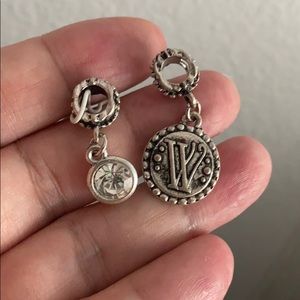 🖤W & U 💕 13ea Charms